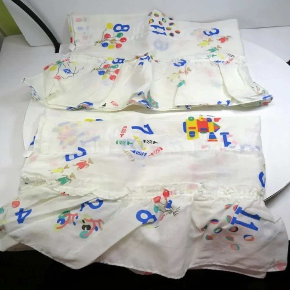 Vintage Child's White w Numbers Frilly Ruffle Valance (2) panels 10